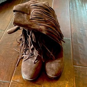 Brown suede fringed boots